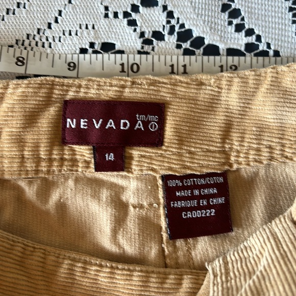 Nevada VGUC yellow corduroy skirt, front pockets, zip and button up in back - Picture 9 of 12